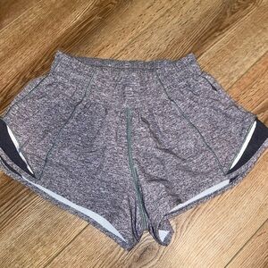 Lululemon Hotty Hot Low Rise Short 2.5”